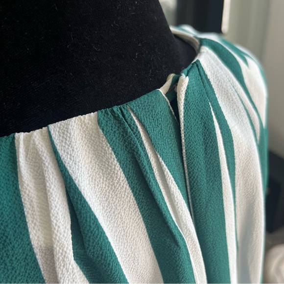 Gathered Sleeve Dress with Tie
Belt - The Who's She - AYR - Picture 5 of 6